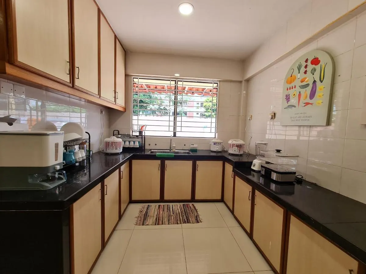 Room @ Lorong Kelawai Near To Gurney Paragon George Town 0*,  Malasia