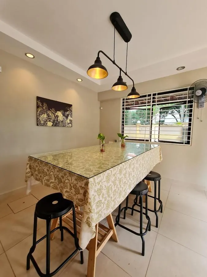 Room @ Lorong Kelawai Near To Gurney Paragon George Town 0*,  Malasia